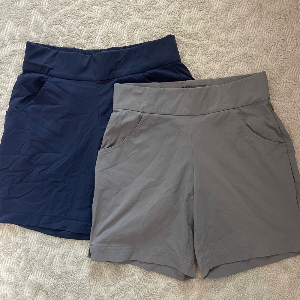Columbia Sporty Women's size small Navy and Gray Shorts